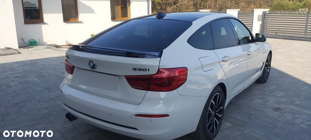 BMW 3GT 330i Luxury Line sport - 4