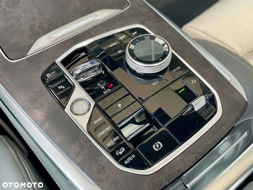 BMW X7 - 27