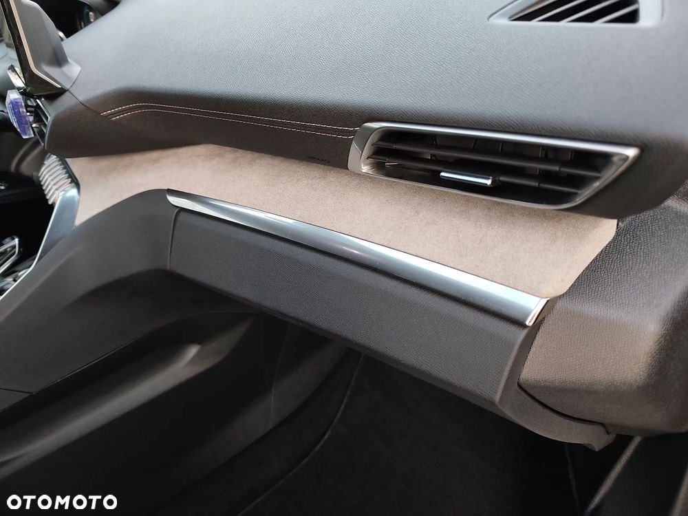 Peugeot 3008 1.6 PureTech GT Pack S&S EAT8 - 24