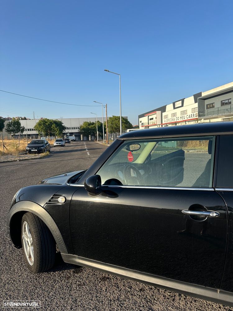 MINI 3 Portas One - 18