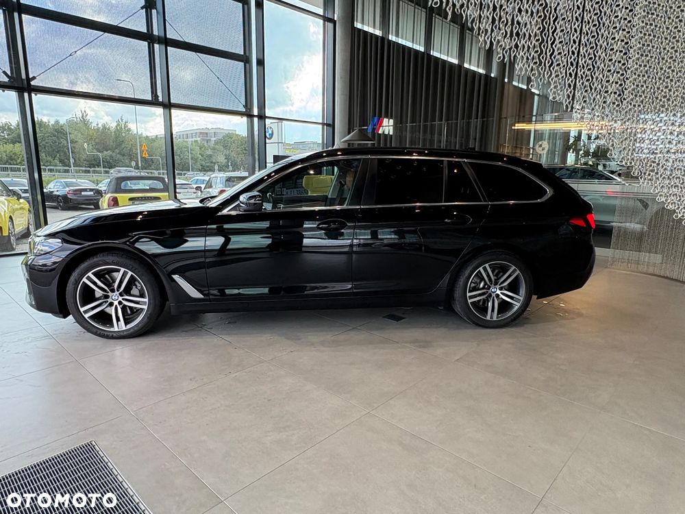 BMW Seria 5 530i xDrive mHEV - 5