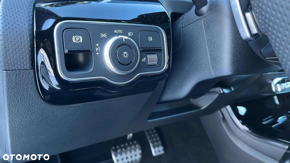 Mercedes-Benz CLA - 17