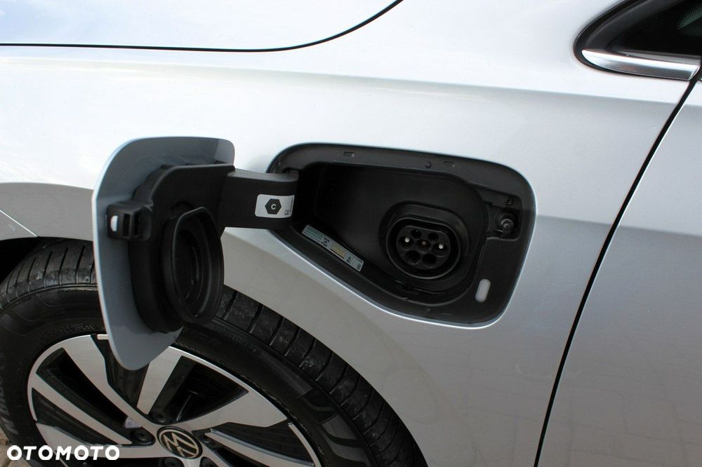 Volkswagen Golf VIII 1.4 TSI Plug-In Hybrid Style DSG - 29