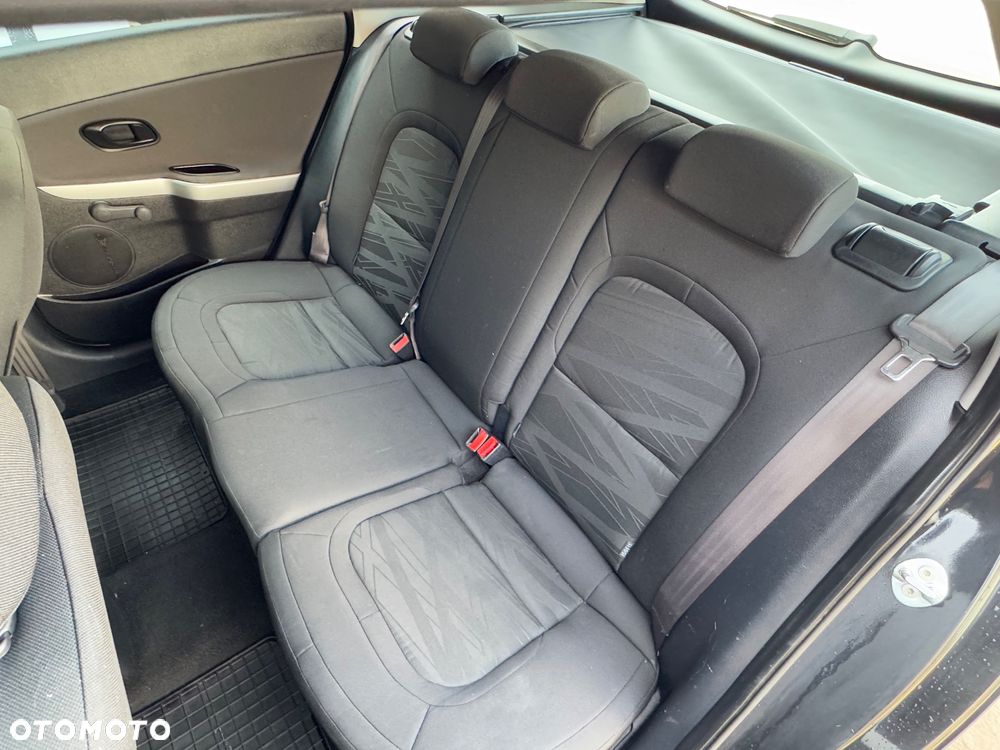 Kia Ceed - 26