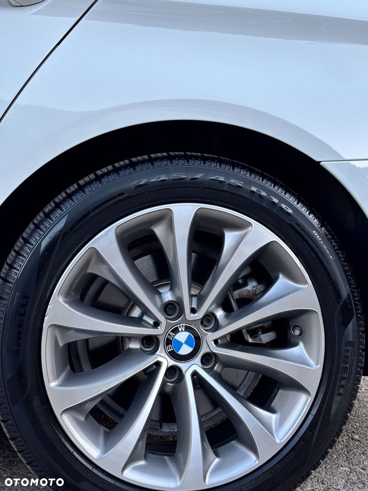 BMW Seria 5 528i xDrive Luxury Line - 8