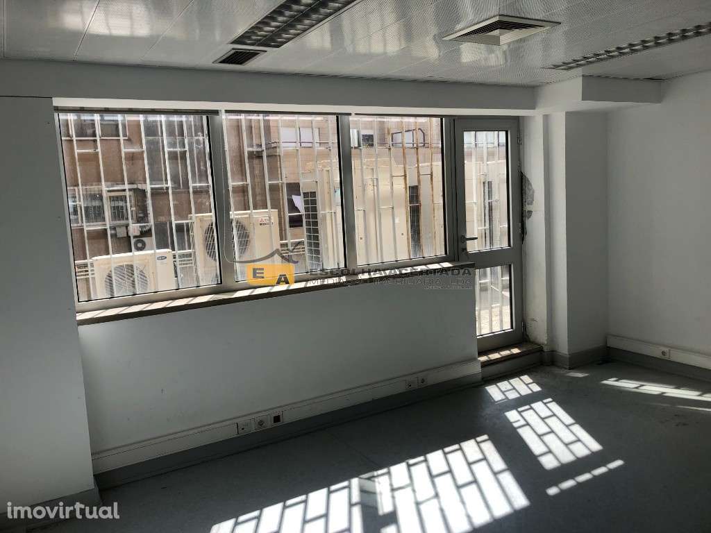 Escritório Praça da Galiza - Grande imagem: 2/12