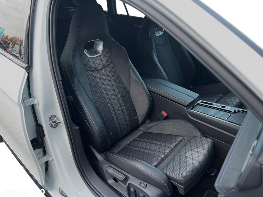 Volkswagen Passat - 17