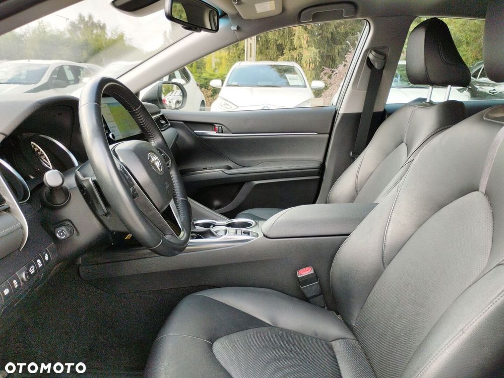 Toyota Camry 2.5 Hybrid Executive CVT - 9