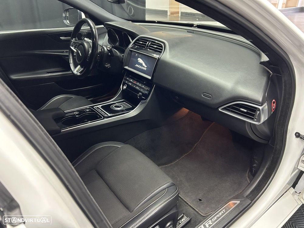 Jaguar XE 2.0 D R-Sport Aut. - 10