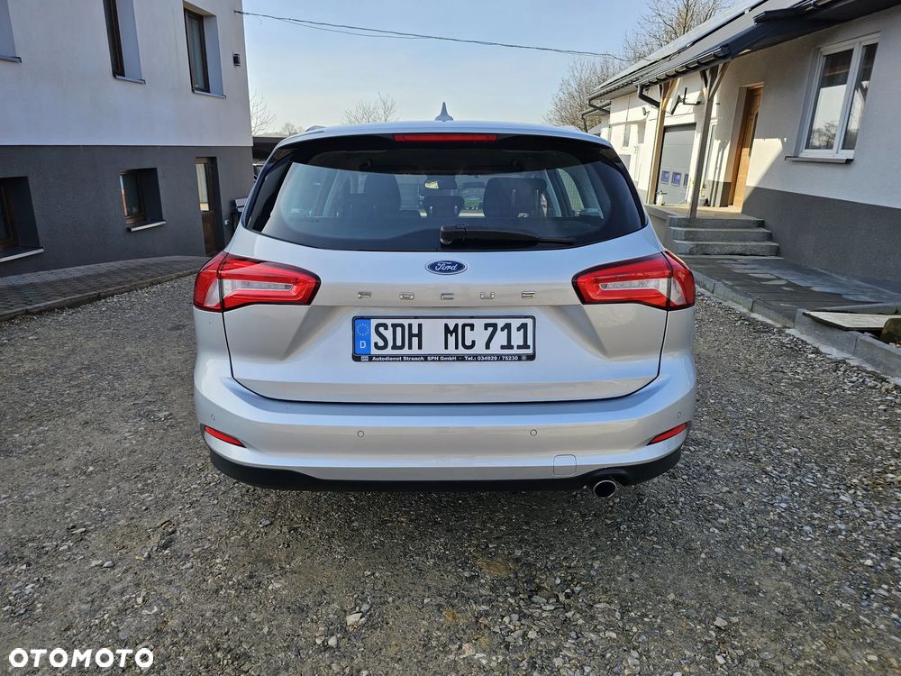Ford Focus SW - 22