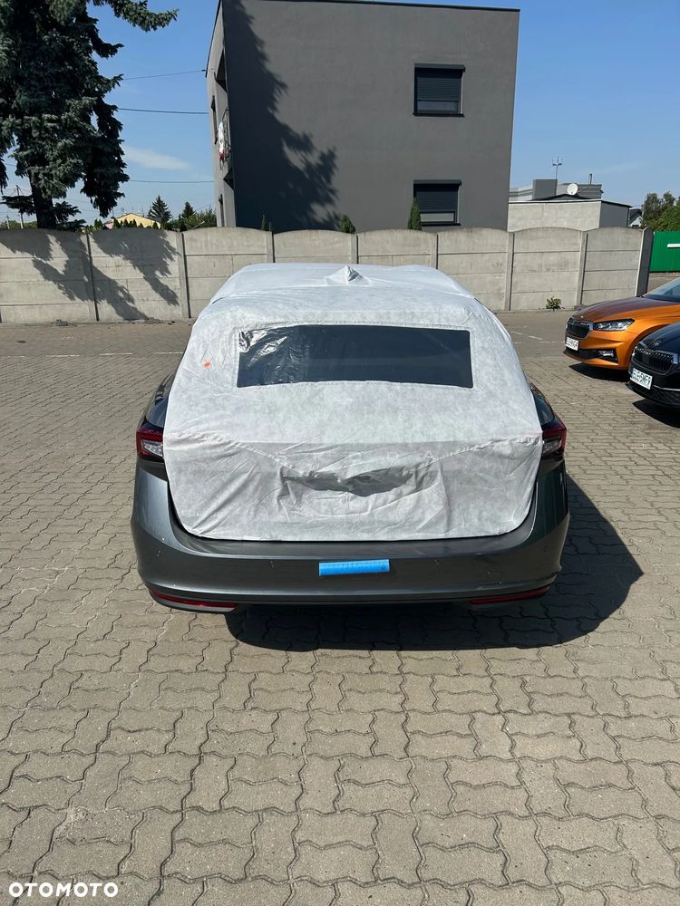 Skoda Superb 2.0 TDI SCR Essence DSG - 5