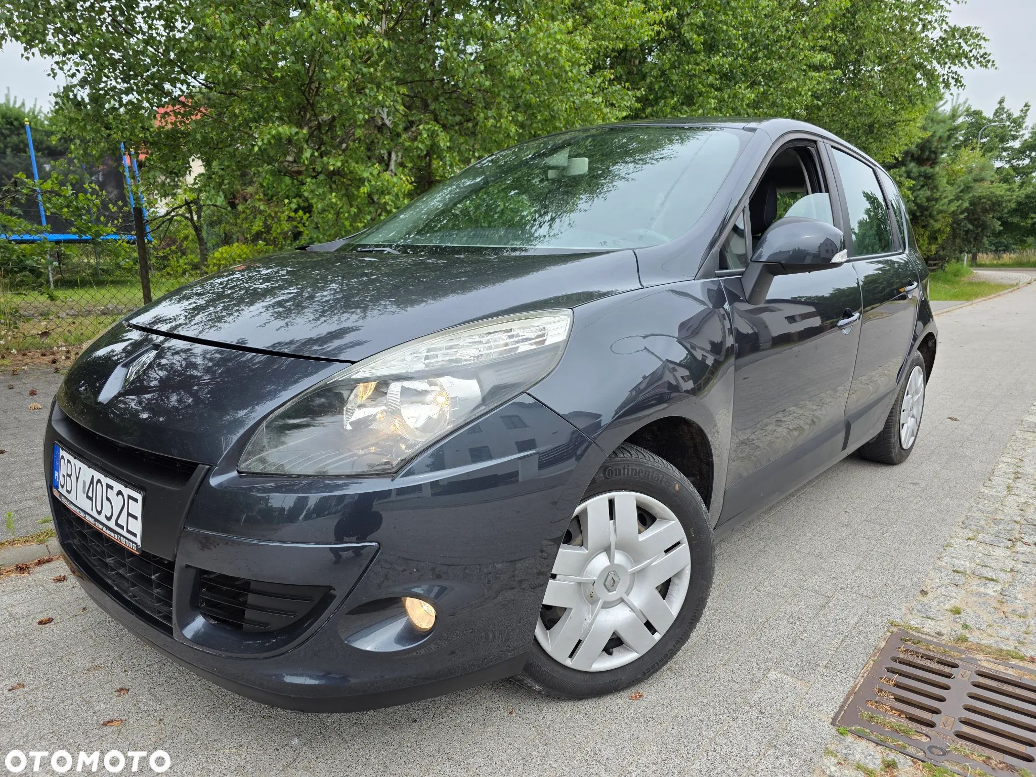 Renault Scenic 1.6 16V TomTom Edition - 1
