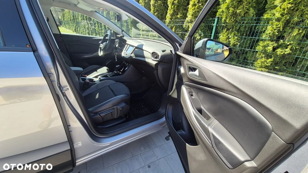 Opel Grandland X 1.6 T Elegance S&S - 10