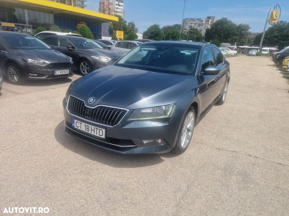 Skoda Superb 2.0 TDI DSG Premium Edition - 9