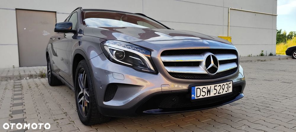 Mercedes-Benz GLA - 14