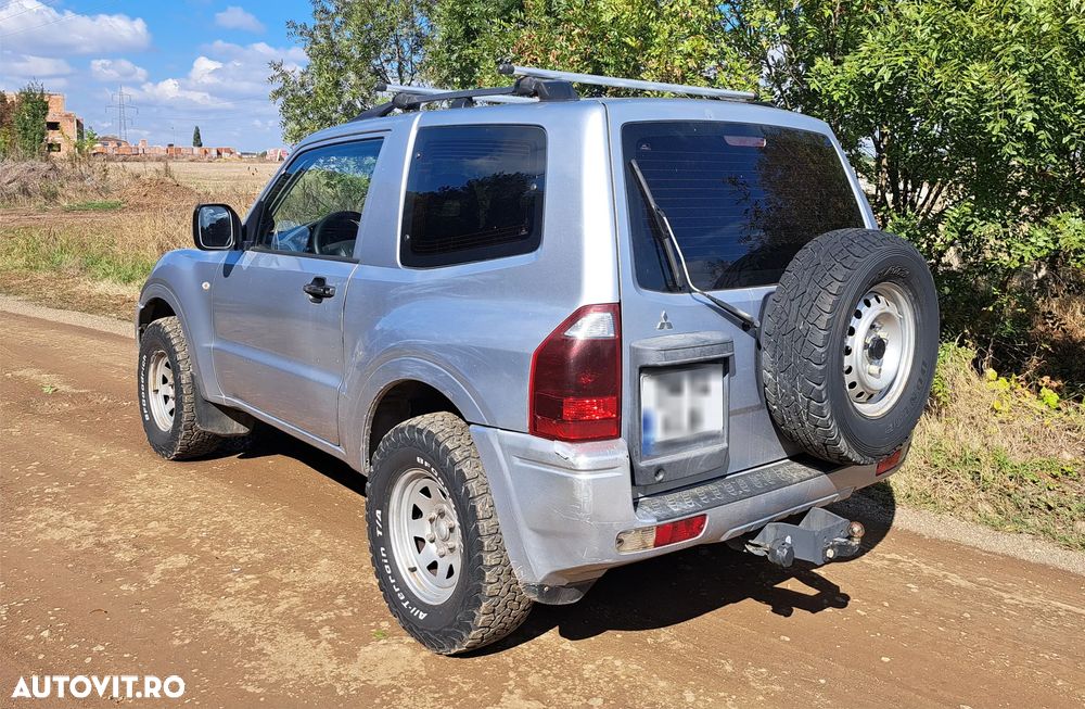 Mitsubishi Montero - 3