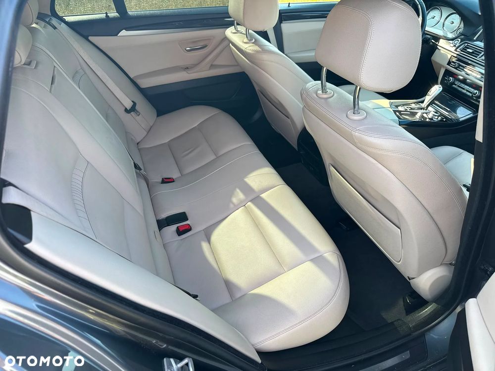 BMW Seria 5 518d - 15