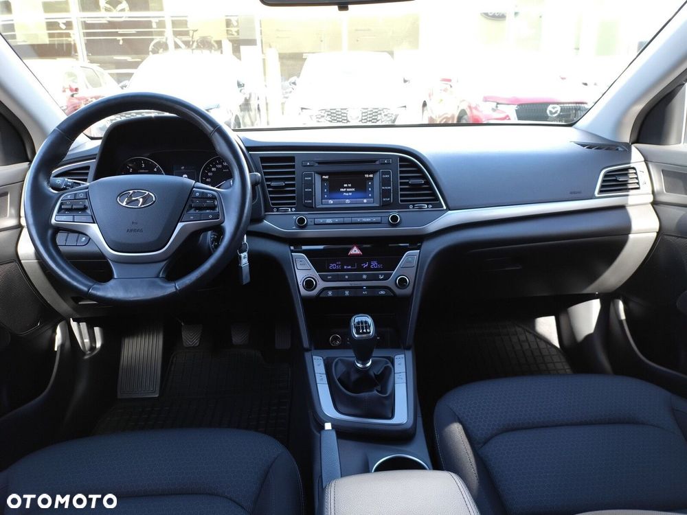 Hyundai Elantra 1.6 CRDi Style - 11