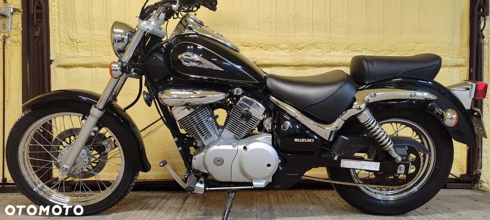 Suzuki Intruder