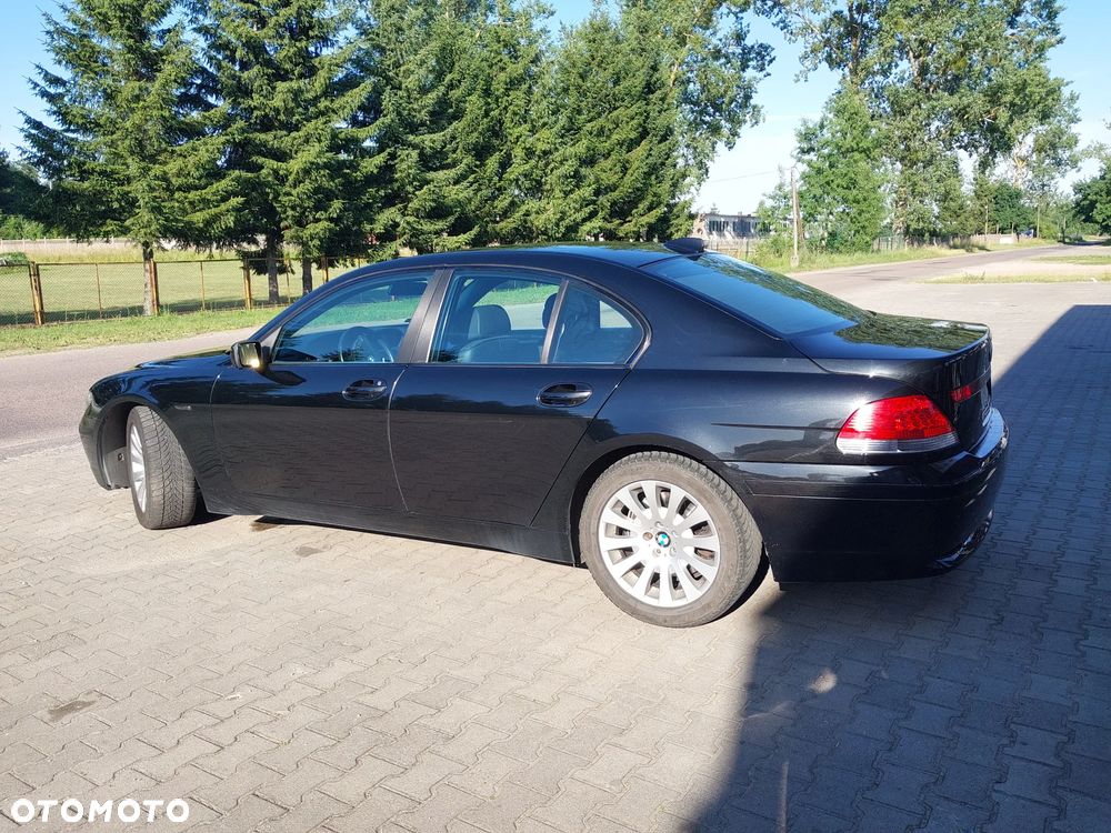 BMW Seria 7 - 26
