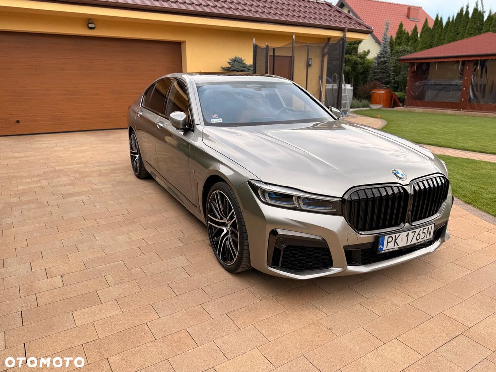 BMW Seria 7 740d xDrive mHEV - 12