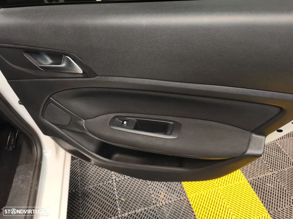Peugeot 308 SW 1.6 BlueHDi Active J17 - 30