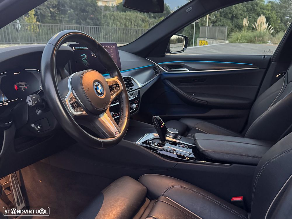 BMW 530 e Pack Desportivo M - 11