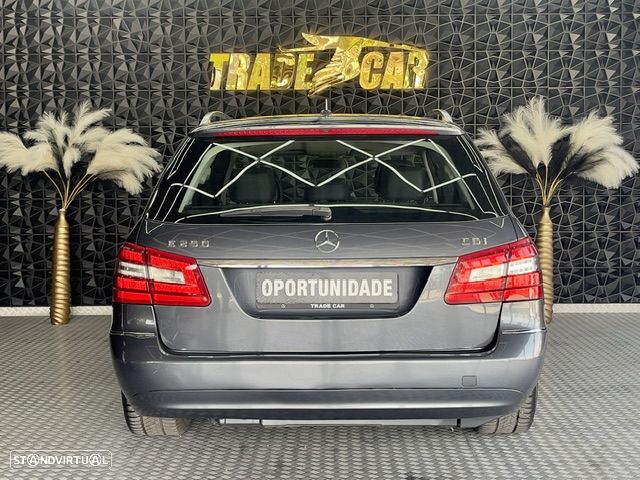 Mercedes-Benz E 220 CDi Avantgarde BlueEfficiency Auto - 36