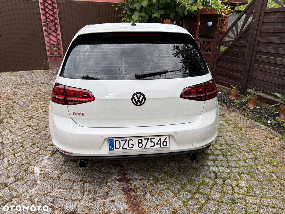 Volkswagen Golf GTI Performance BlueMotion Technology DSG - 4