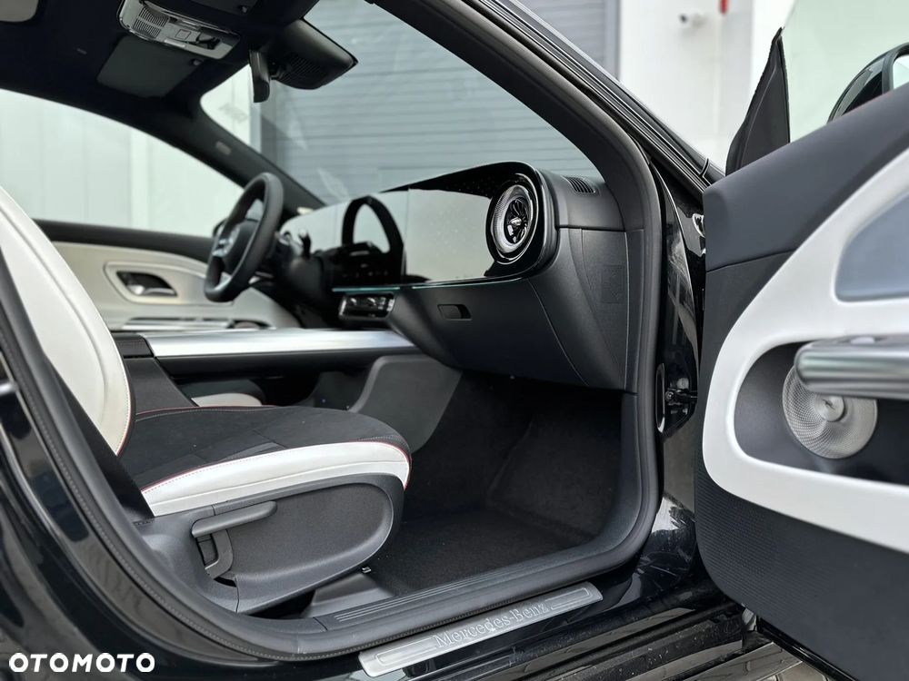 Mercedes-Benz CLA - 23