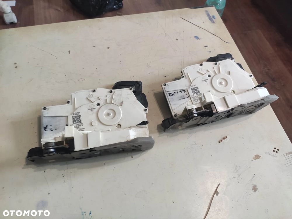 WG Zamek Lewy Przód Lewy Tył Dociągi AUDI RS6 RSQ8 E-TRON 4K0839015R 4K1837015K - 1