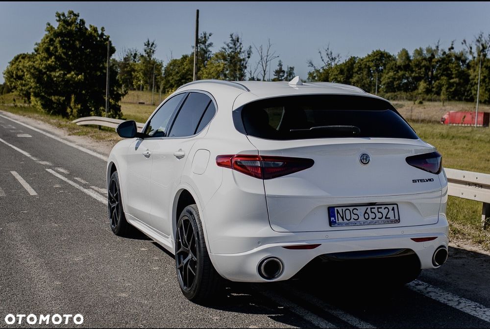 Alfa Romeo Stelvio - 9