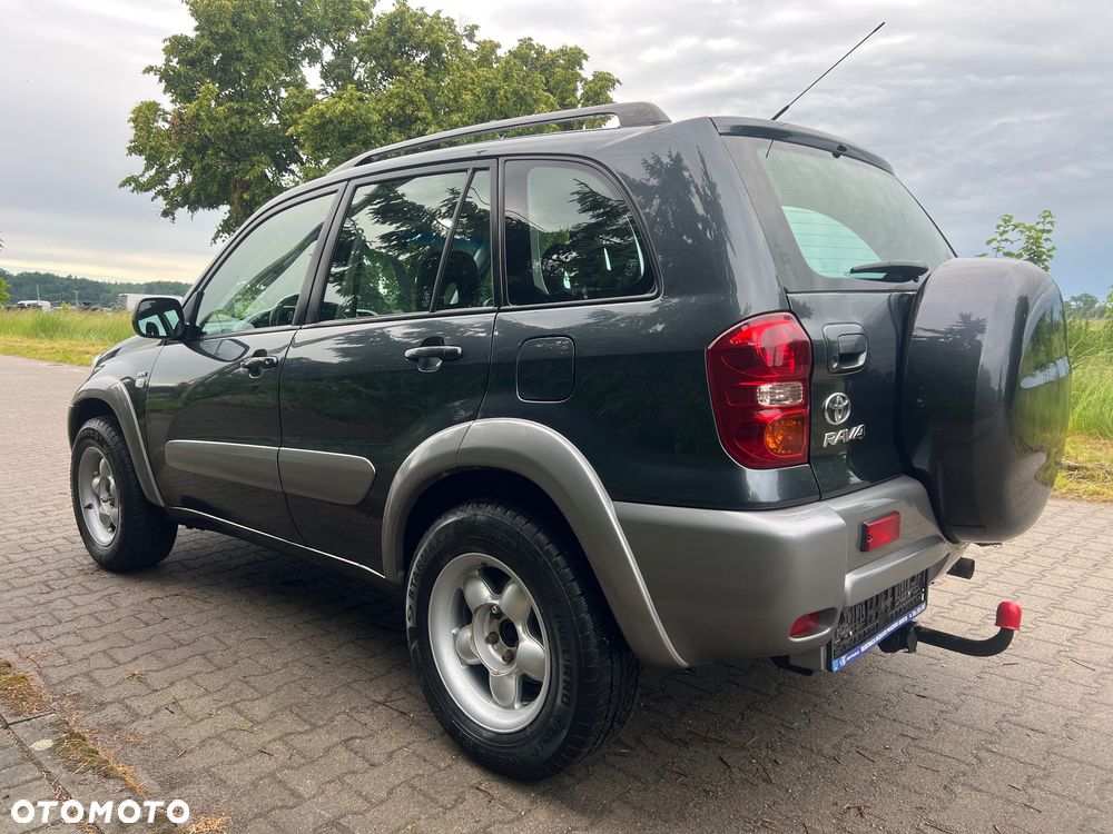 Toyota RAV4 - 6