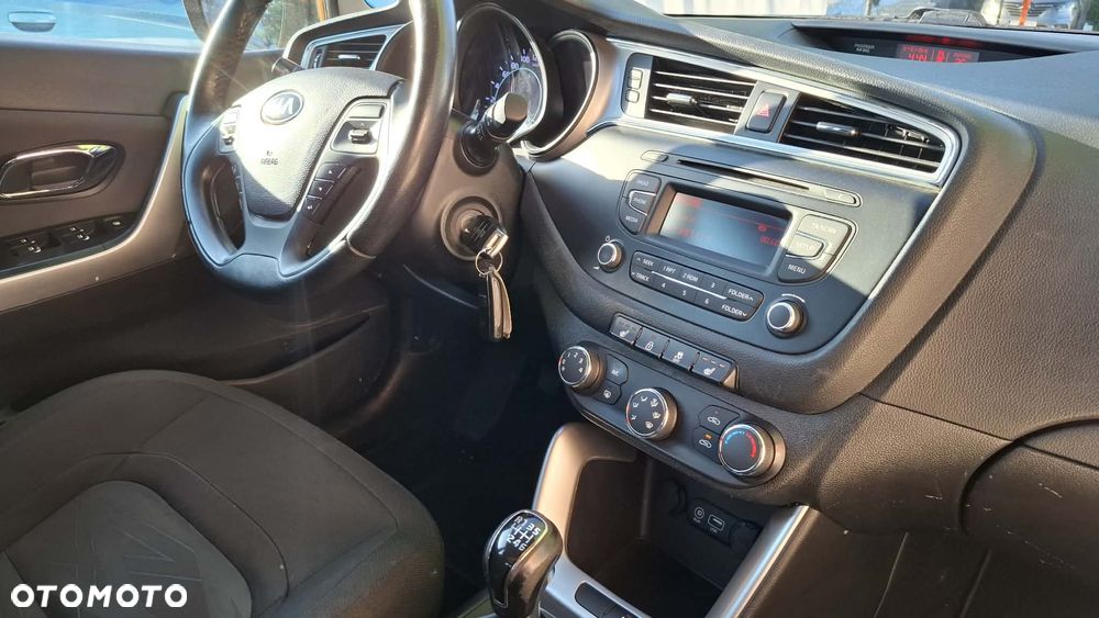Kia Ceed - 10