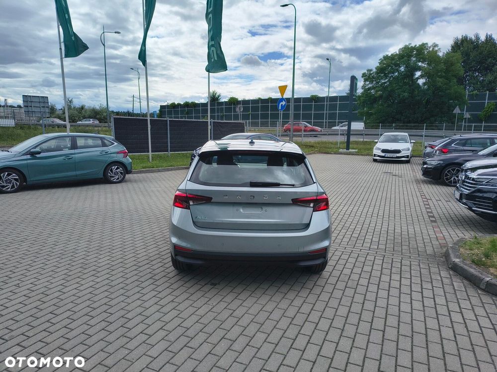 Skoda Fabia 1.0 Essence - 7