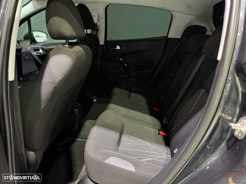 Peugeot 208 1.4 HDi SE Style - 16
