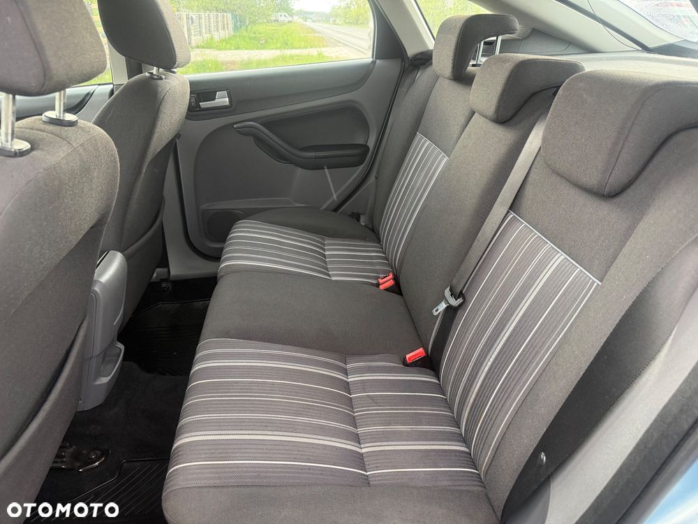 Ford Focus 2.0 16V Titanium - 25