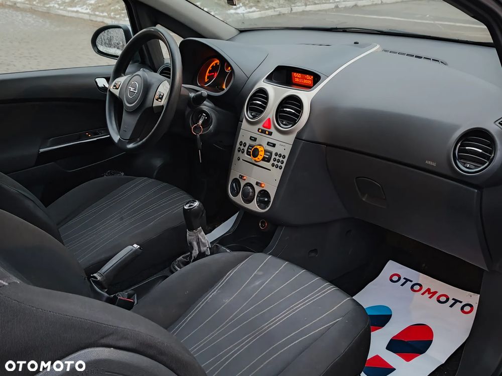 Opel Corsa 1.2 16V Cosmo - 15