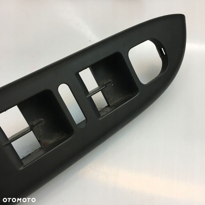 PANEL UCHWYT LEWY PRZÓD GOLF V PLUS 5M1867371C - 2