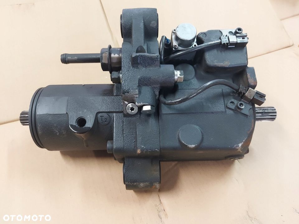 POMPA HYDROSTAT SKRZYNI AUTOPOWER JOHN DEERE 6125R - 1