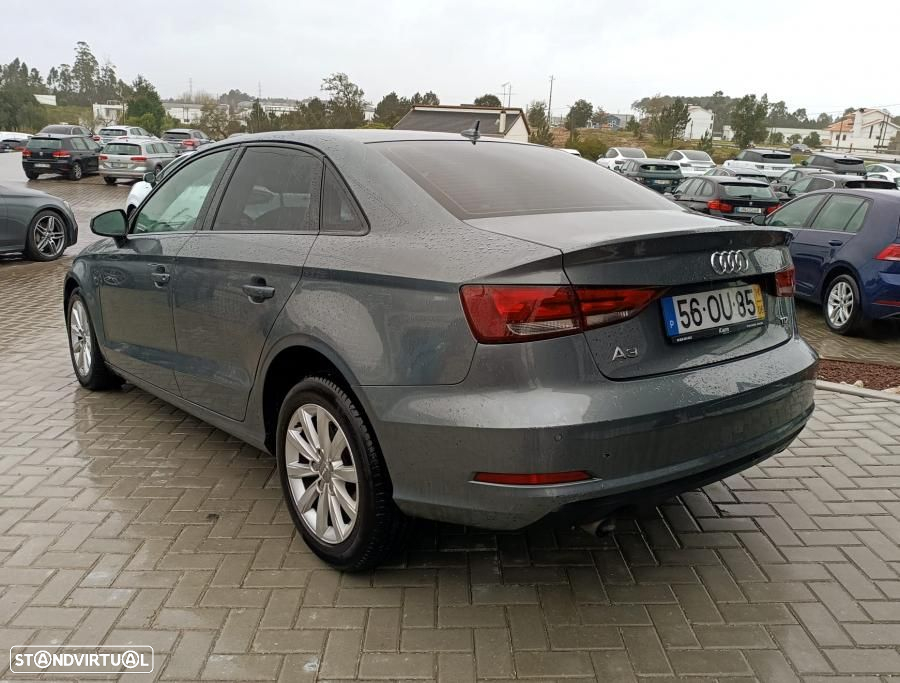 Audi A3 Limousine 1.6 TDI S-line - 2
