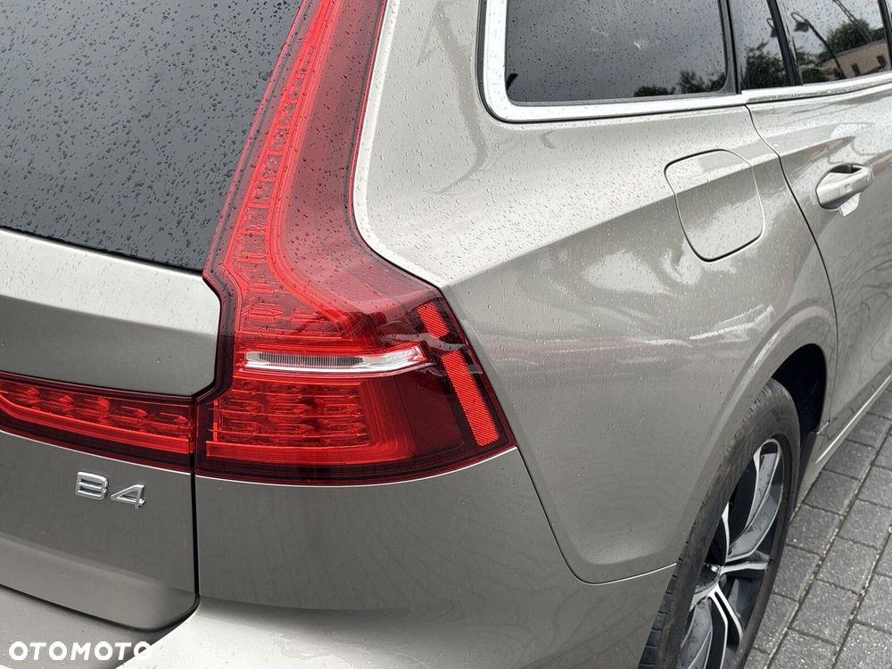 Volvo V60 B4 D Momentum Pro - 33