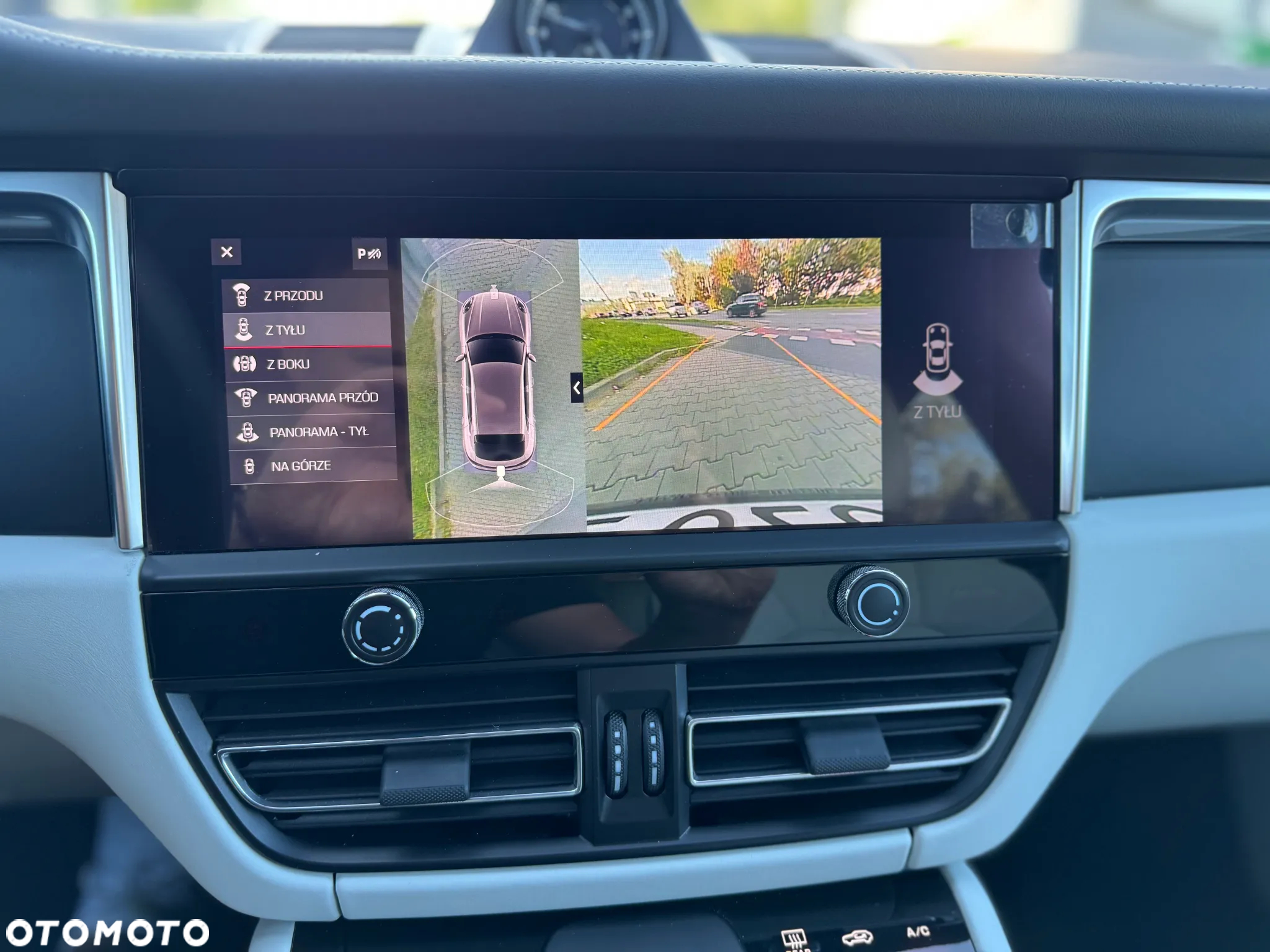 Porsche Macan T - 28