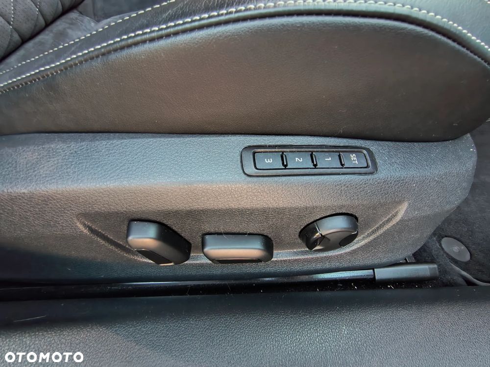 Skoda Superb 2.0 TDI SCR Sportline DSG - 14