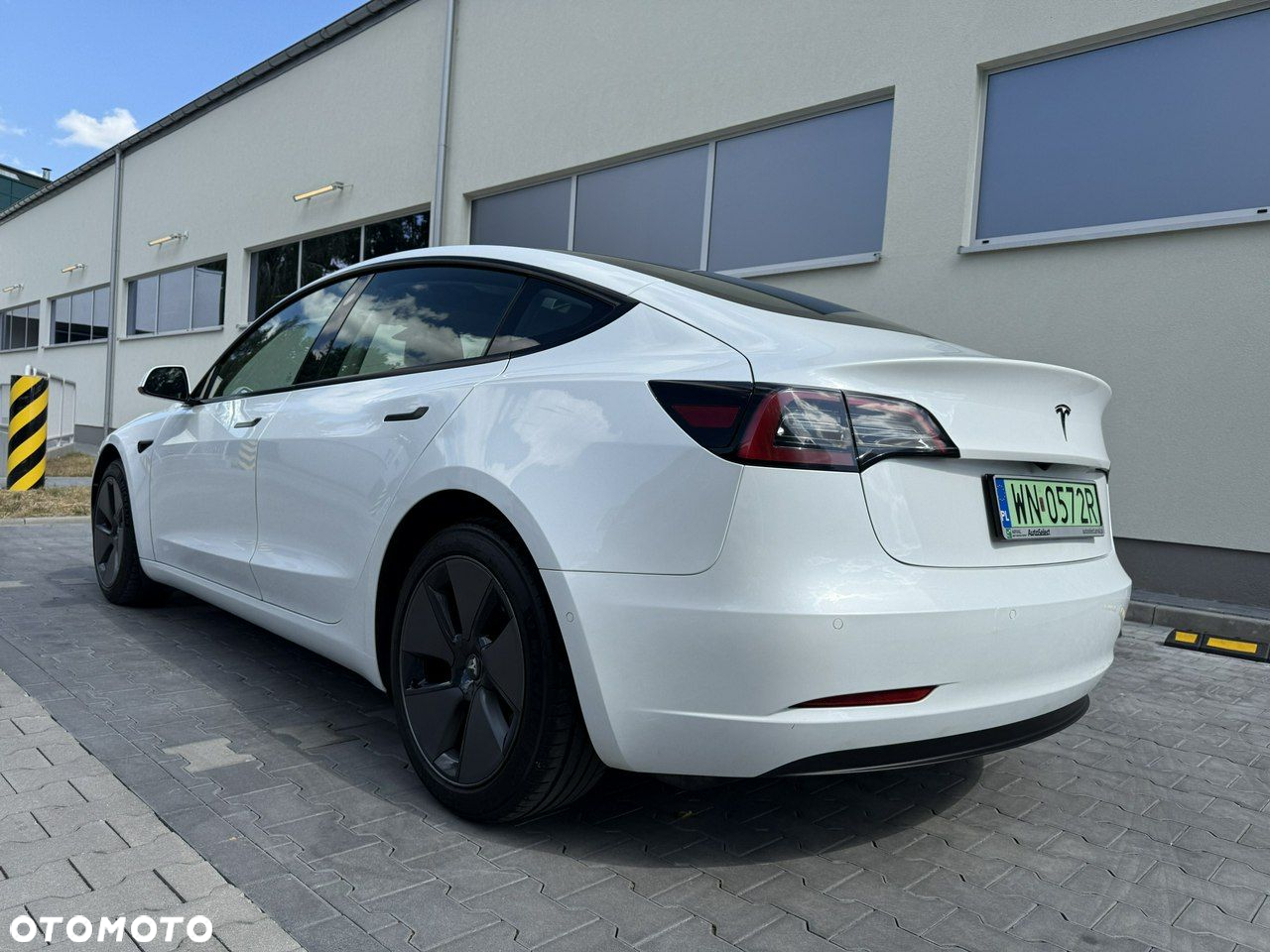 Tesla Model 3 - 8