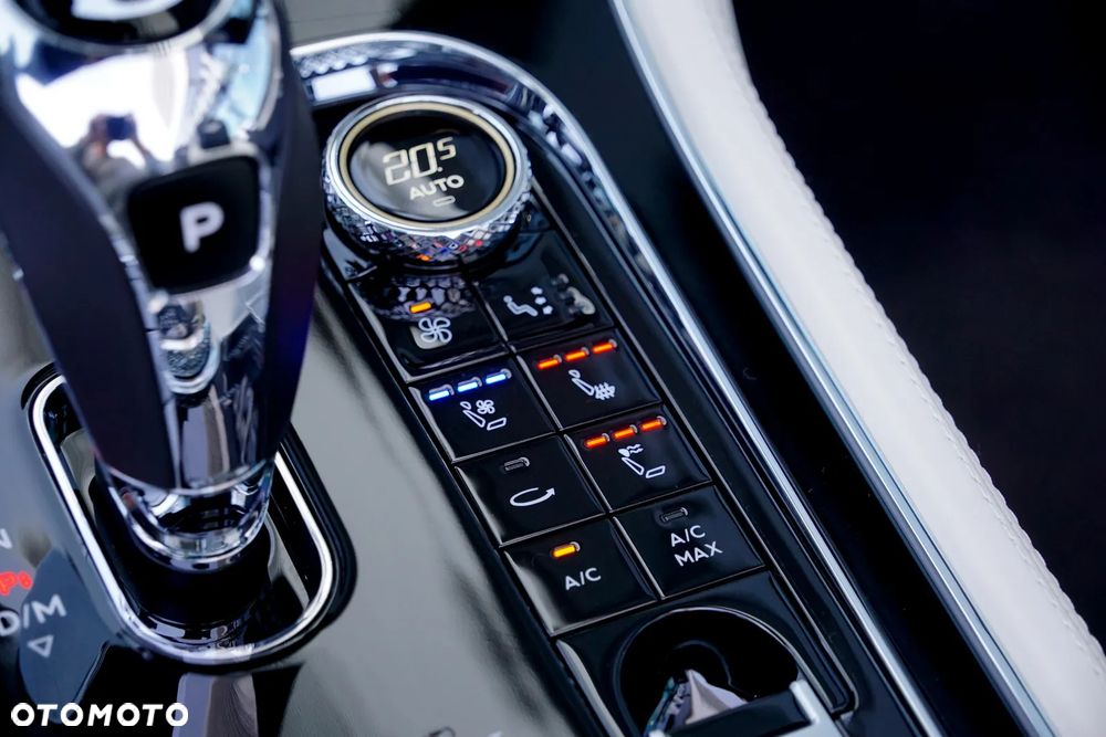Bentley Continental GT V8 Convertible - 41