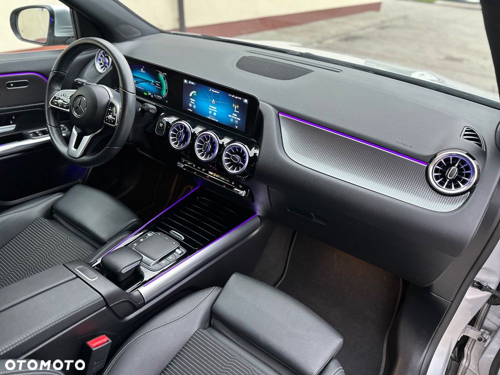 Mercedes-Benz EQA 250 - 21