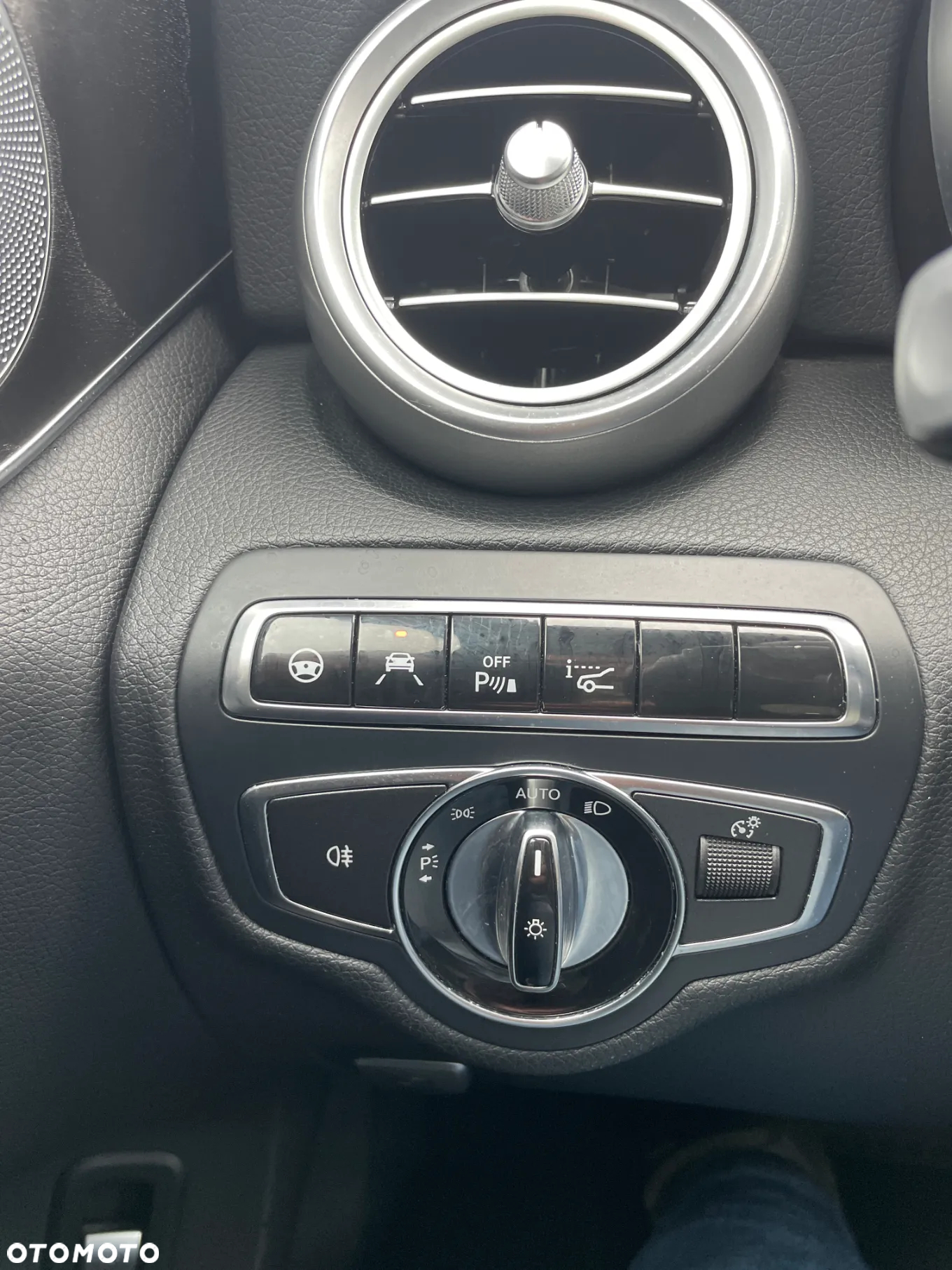 Mercedes-Benz Klasa C 400 4Matic T 7G-TRONIC AMG Line - 23