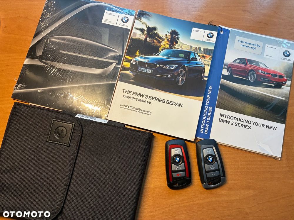 BMW Seria 3 330i Sport Line - 30