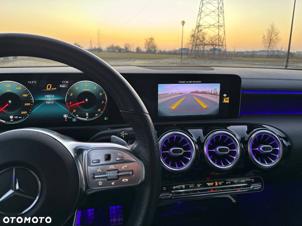 Mercedes-Benz CLA 250 4Matic 7G-DCT - 15